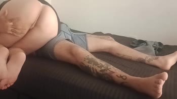 BellaWhitee's Sultry Latina Handjob Scene