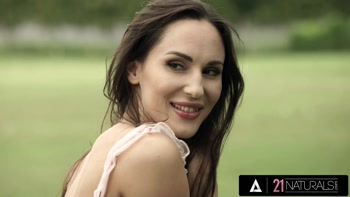 Lilu Moon's Sexy Anal Escapade in Nature