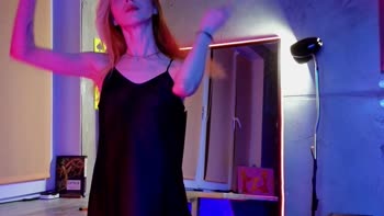 Izi_fox's Sizzling Solo: Red Hot Seduction in HD