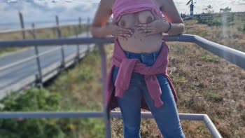 HottPussy118's Pier Show: Fresh Teen (18+) Flashes Her Tits in Public