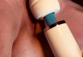 Squirt Sensations: BeautifulFlyer97's BBW Masturbation Delight
