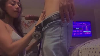 HottGgirl Convinces Boyfriend for a Motel Adventure & Deep Blowjob