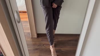 HollyHarlot's High Heel Goddess: Softcore Feet Worship