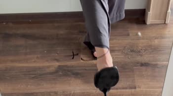 HollyHarlot's High Heel Goddess: Softcore Feet Worship