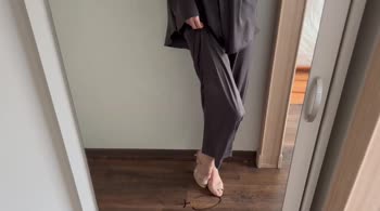 HollyHarlot's High Heel Goddess: Softcore Feet Worship
