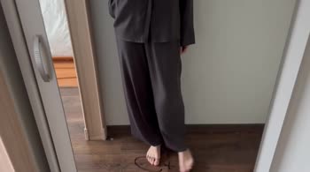 HollyHarlot's High Heel Goddess: Softcore Feet Worship