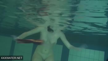 Anna Siskina's Sultry Sister Show: Big Tits and Underwater Delights