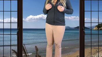 Lucas Nathan King's Beach Bonanza: Huge Cock Shemale Flashing & Cum Show