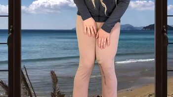 Lucas Nathan King's Beach Bonanza: Huge Cock Shemale Flashing & Cum Show