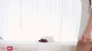 Slim4K - Masseur tempts cute client into sex