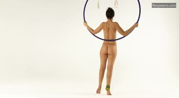 Kim Nadara's Stunning Acrobatic Display