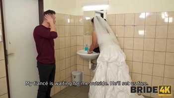 BRIDE4K. Brunette wife gets her hairy vagina licked and penetrates in the WC