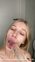 RealSluttyBAbe's Bathroom Blow And Play