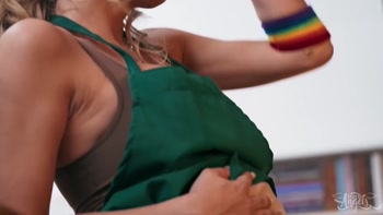 Jade Venus & Jayne Calloway Sizzling Trans Café Seduction