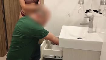 HottPussy118's Cheating Wife Seduction: Fixing Leaks with a Blowjob