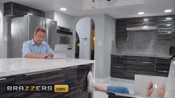 BRAZZERS - Smoking Hot Handywoman Kaylee Ryder Visits Van's House To Fix His Sink But Ends Up Fixing His Cock