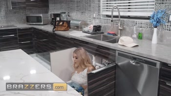 BRAZZERS - Smoking Hot Handywoman Kaylee Ryder Visits Van's House To Fix His Sink But Ends Up Fixing His Cock