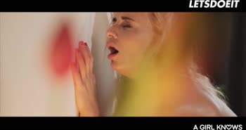 Victoria & Milk's Romantic Blonde Lesbian Delight