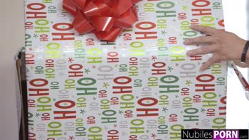 Riley Reid's Christmas Gift: Threesomes & Cumshots Galore!