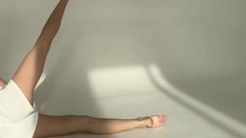 HollyHarlot's Skinny Goddess Teases with Long Legs