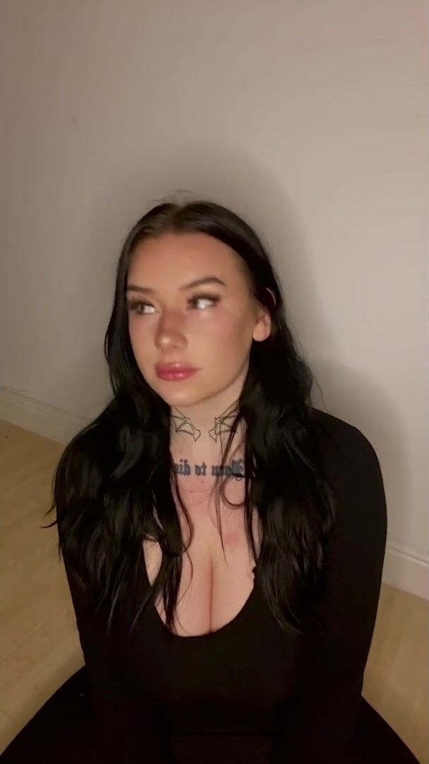 British Teen (18+) tic JOI