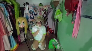 Kigurumi Glamour: Gracidea's Latex Bondage Breathplay