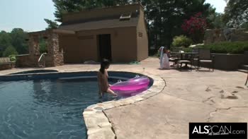 Zoey Kush's Petite Delight: Solo Masturbation in HD