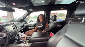 Fijii Pornbox's Lightskin Baddie Unleashes Her Anal Slutside