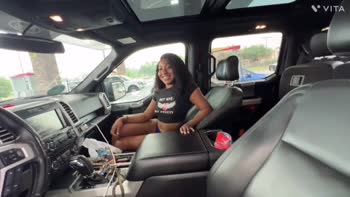 Fijii Pornbox's Lightskin Baddie Unleashes Her Anal Slutside