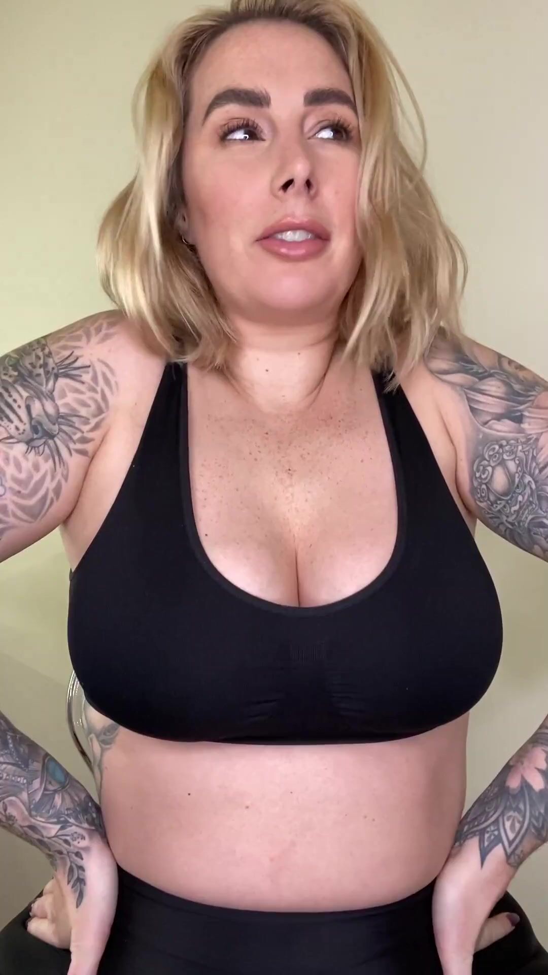 Let me Tease you with my Natural Tits they need your Cock in them
