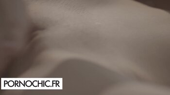 Victoria Voxxx & Emma Rose: Steamy Trans Babe Threesome