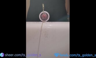 TSgoldenS's Steamy Golden Shower & Cumshot Show