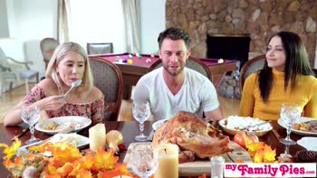 "Who's Hotter" - Competing For His Thanksgiving Creampie S10:E6