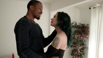 Gia Paige's Blind Date with Isiah Maxwell - Real Orgasm & Big Cock