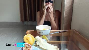 Lunaskystar's Fruitful Delights: A Solo Adventure