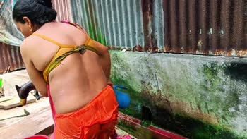Desi Girl 07's Sizzling Shower Surprise