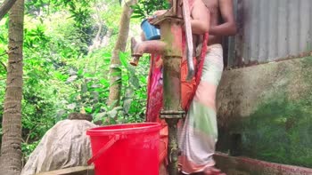 Desi Girl 07's Sizzling Shower Surprise