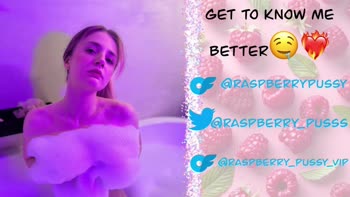 Raspberry_Pussy's Anal Awakening: Petite Babe Cums with Butt Plug