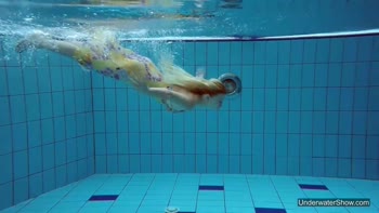 Milana's Sizzling Underwater Solo Show