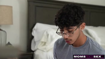 Stepmom Knows What Boys Think About - S19:E10