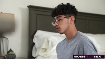 Stepmom Knows What Boys Think About - S19:E10