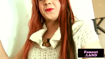 Redhead Trap's Sultry Closeup Toy Ride