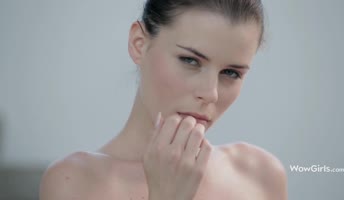 Valeria Azevedo's Private Solo: Natural Beauty Unleashes Sizzling Self-Love