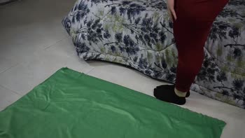 Saraxxxtang's Step Sis Gets Help & Hornier