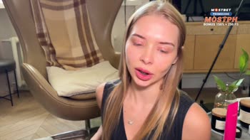 Californiababe's Hot Step Sis Rides Dick in POV