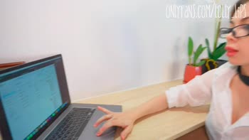 Loly Lips Relaxes Her Boss at Work with Sizzling Blowjob