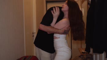 Hot Pearl's Teeny Pleasure: Big Cock, Sizzling Blowjob & Creamy Creampie