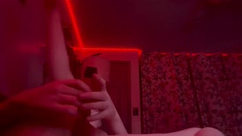 Pretty Blue Jaye's Squirting Solo Session at Home