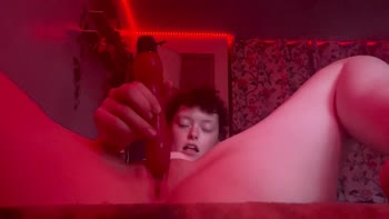 Pretty Blue Jaye's Squirting Solo Session at Home