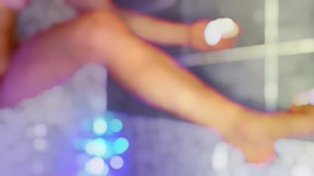 Dina-Light's Intimate Moment: Shaving & Peeing in High-Def